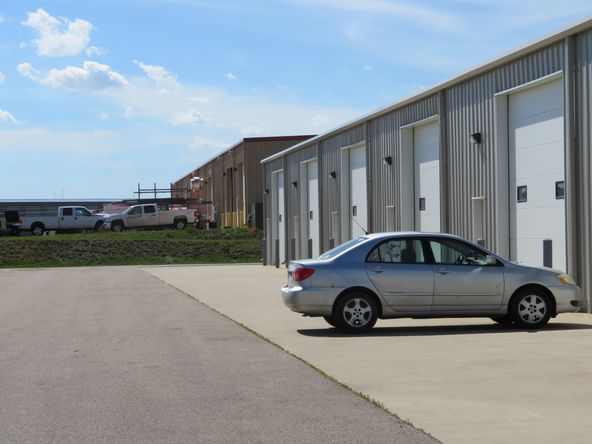 400 46th Ave NE, Minot, ND 58703